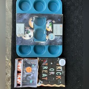 Halloween baking kit new nwt